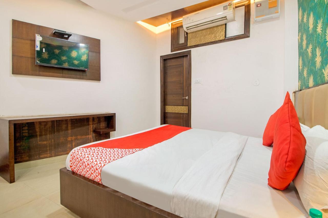 Oyo 48489 Adarsh Plaza Hotel Saharanpur Exterior foto